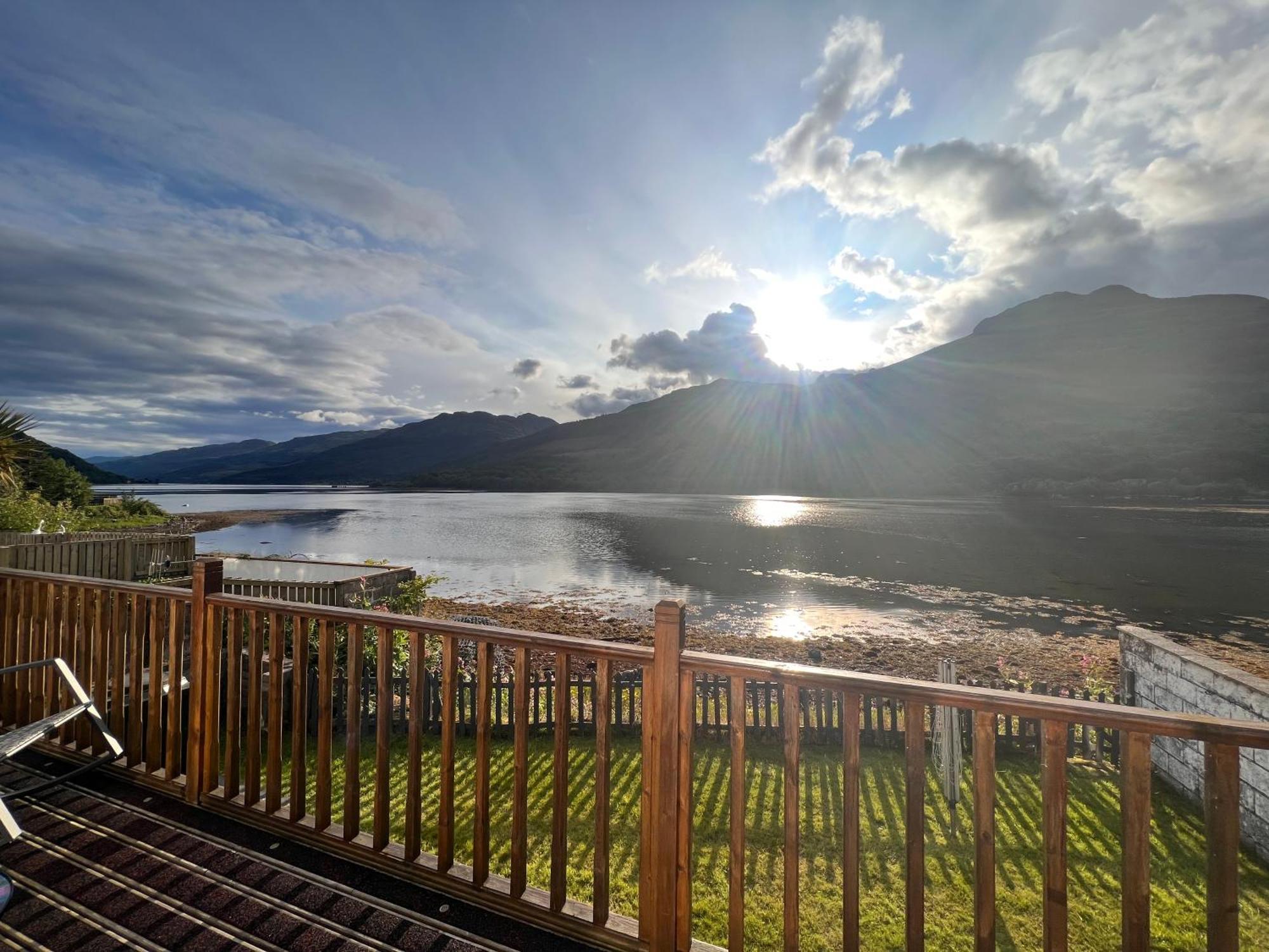 Cottage On The Loch Аррочар Экстерьер фото